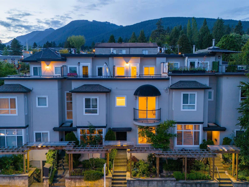 106 E 26th Street, North Vancouver BC