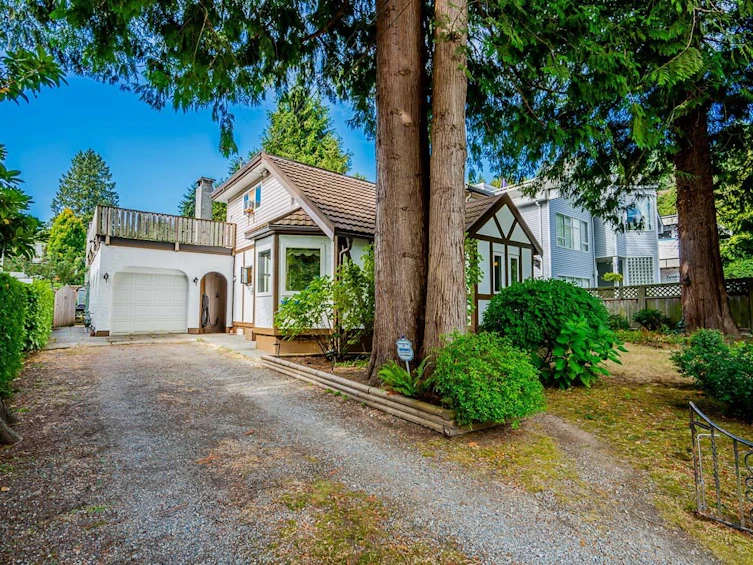 6436 Bruce Street, West Vancouver, BC, V7W 2G6
