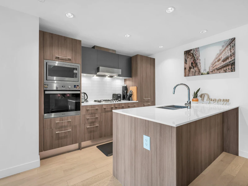 512 - 2221 E 30th Avenue, Vancouver BC