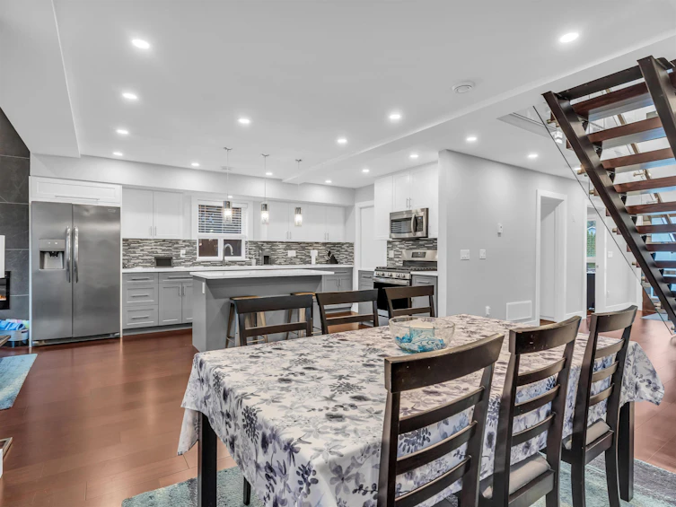 762 E 13th Street, North Vancouver, BC, V7L 2M7 - 15