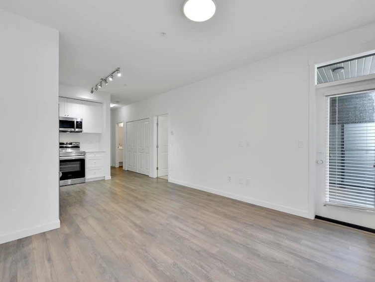 207-15835 85 Avenue, Surrey, BC, V4N 6W6 - 6