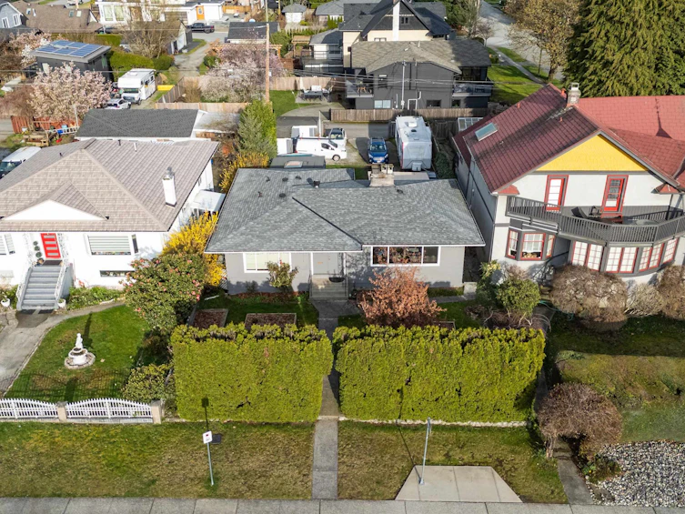 1316 Grand Boulevard, North Vancouver, BC, V7L 3X6 - 2