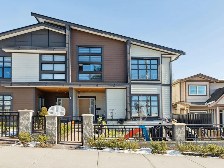 101-271 Blue Mountain Street, Coquitlam, BC, V3K 4H7 - 2