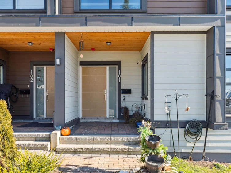 101-271 Blue Mountain Street, Coquitlam, BC, V3K 4H7 - 3