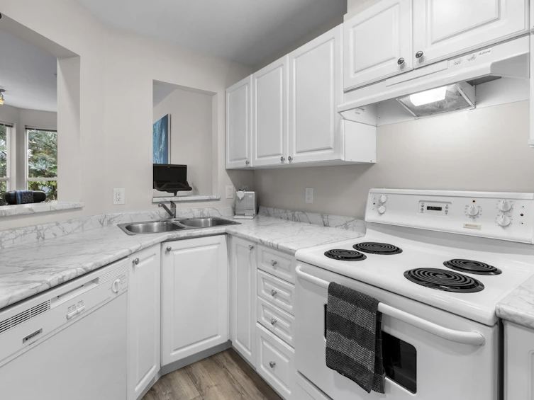 127-9979 140 Street, Surrey, BC, V3T 5W2 - 17