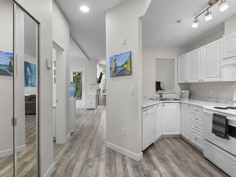 127-9979 140 Street, Surrey, BC, V3T 5W2 - 14