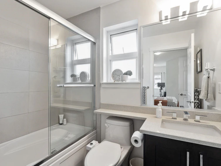 206-2263 Triumph Street, Vancouver, BC, V5L 1L2 - 23