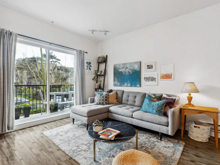 206-2263 Triumph Street, Vancouver, BC, V5L 1L2 - 2