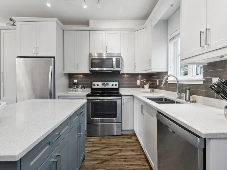 206-2263 Triumph Street, Vancouver, BC, V5L 1L2 - 12