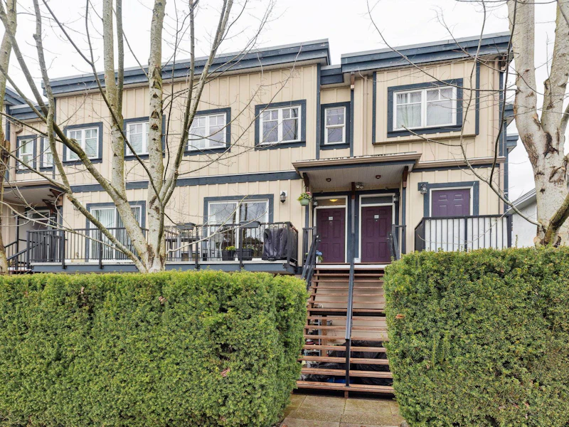 206 - 2263 Triumph Street, Vancouver BC V5L 1L2
