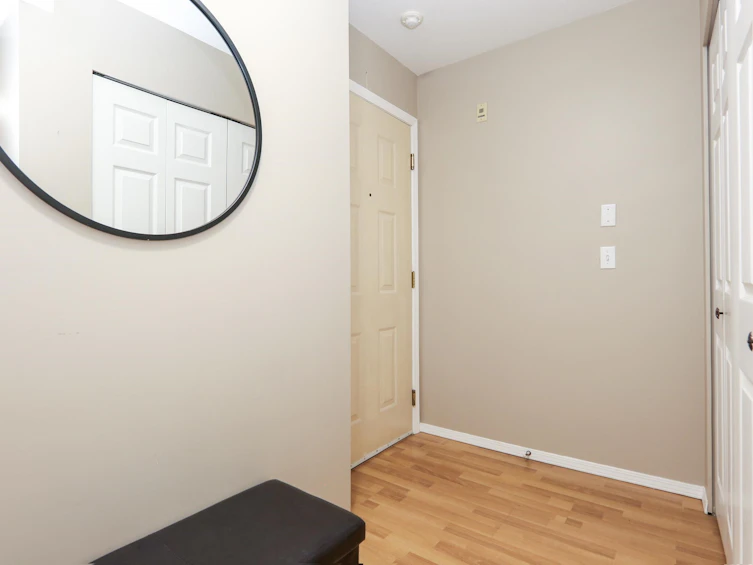 201-46000 First Avenue, Chilliwack, BC, V2P 1W1 - 2