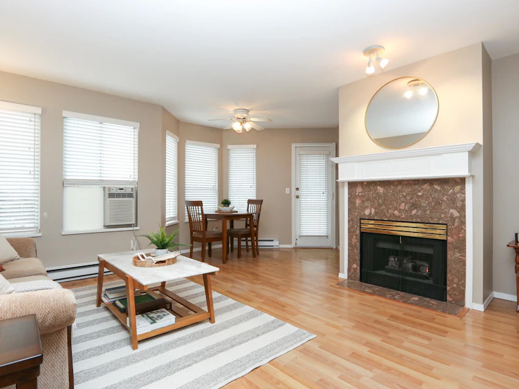 201-46000 First Avenue, Chilliwack, BC, V2P 1W1 - 3