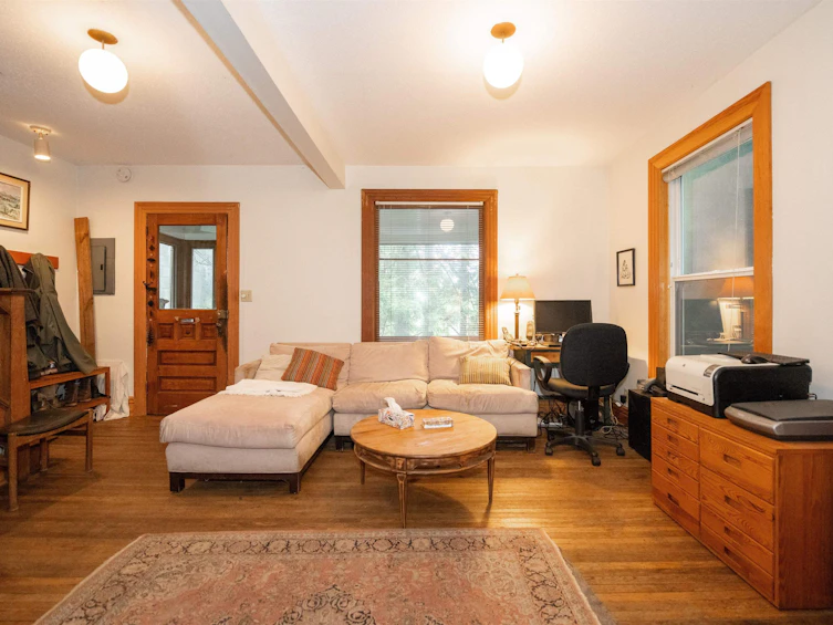 1828 Triumph Street, Vancouver, BC, V5L 1K3 - 3