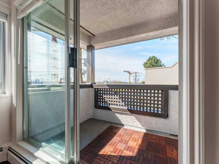 310-809 W 16th Street, North Vancouver, BC, V7P 1R2 - 6
