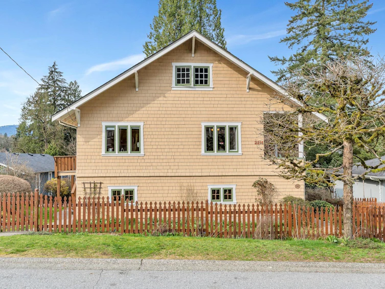 2214 St George Street, Port Moody, BC, V3H 2G2 - 2