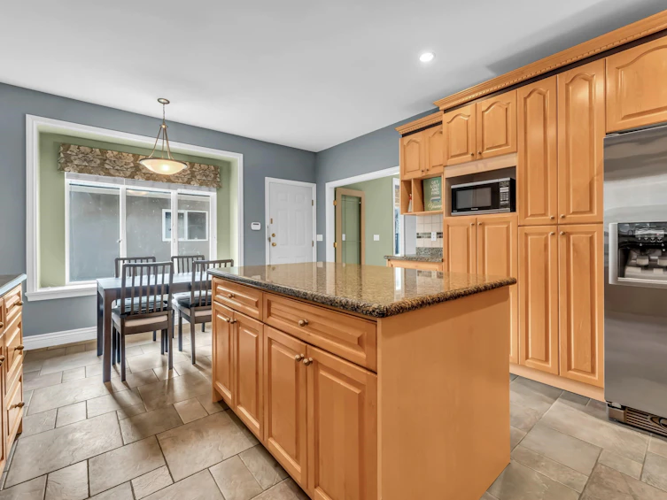 4306 Pinewood Crescent, Burnaby, BC, V5G 2J8 - 5