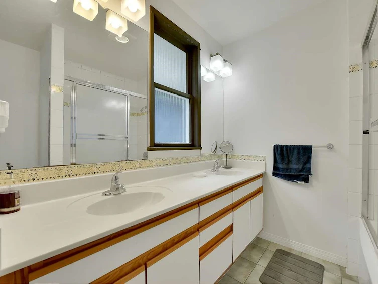 638 W 17th Avenue, Vancouver, BC, V5Z 1T8 - 12