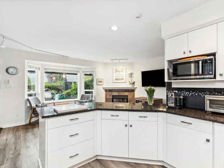 366 E 5th Street, North Vancouver, BC, V7L 1L9 - 9