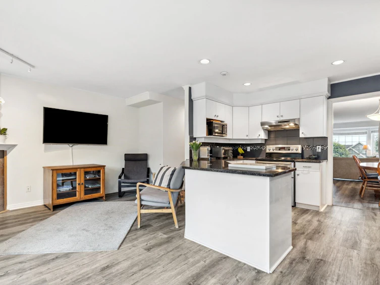 366 E 5th Street, North Vancouver, BC, V7L 1L9 - 8