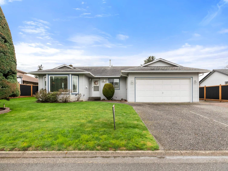 46174 Christina Drive, Chilliwack, BC, V2R 2B6 - 2