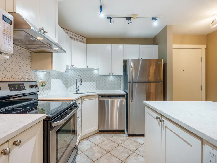 104-1432 Parkway Boulevard, Coquitlam, BC, V3E 3L9 - 6