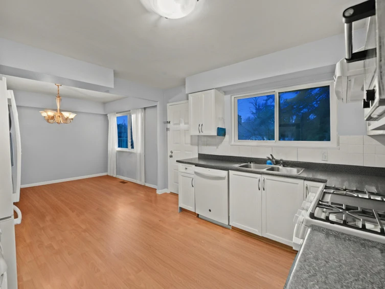 3949 Sefton Street, Port Coquitlam, BC, V3B 3S2 - 10