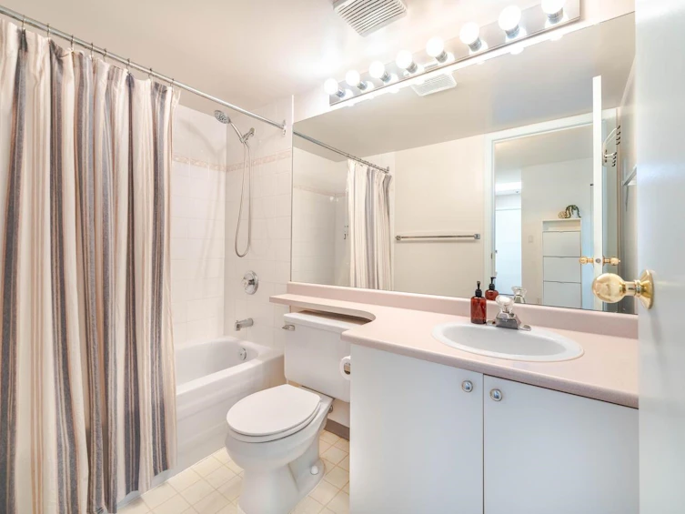 P8-4113 Fraser Street, Vancouver, BC, V5V 4E9 - 14
