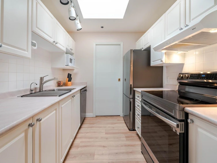 P8-4113 Fraser Street, Vancouver, BC, V5V 4E9 - 8