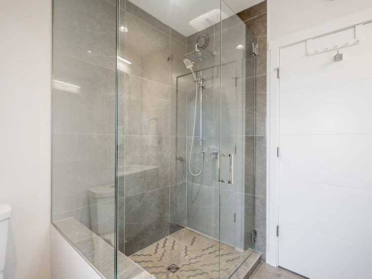 2828 Wall Street, Vancouver, BC, V5K 1B2 - 17