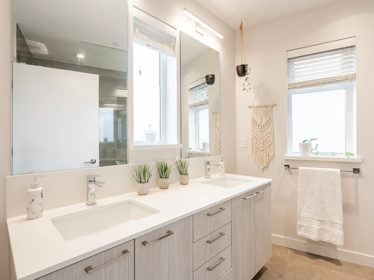 2828 Wall Street, Vancouver, BC, V5K 1B2 - 16