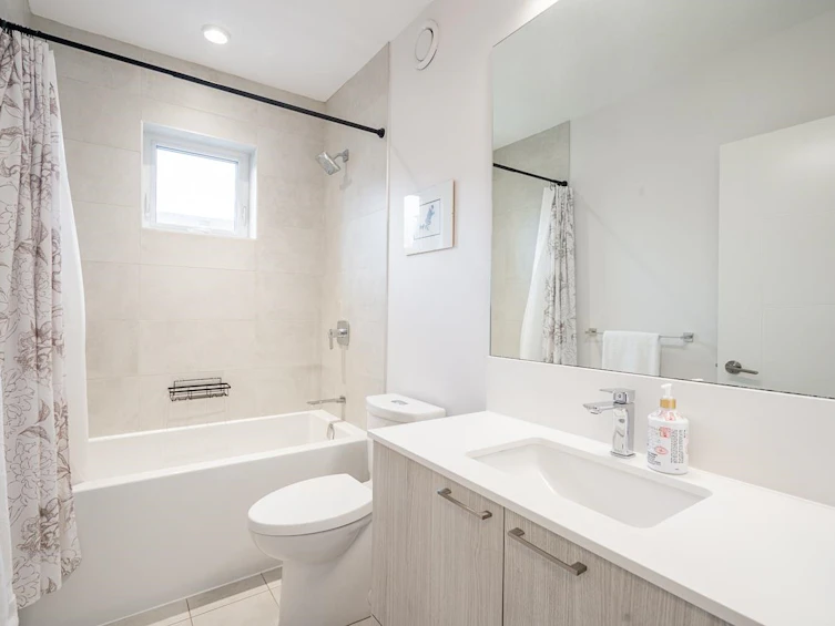 2828 Wall Street, Vancouver, BC, V5K 1B2 - 24