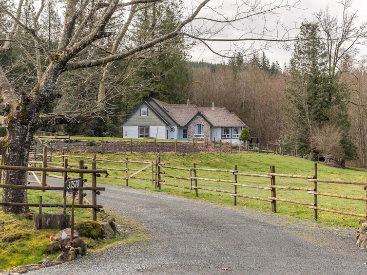 37518 Carlyle Road, Abbotsford, BC, V3G 2L3 - 2