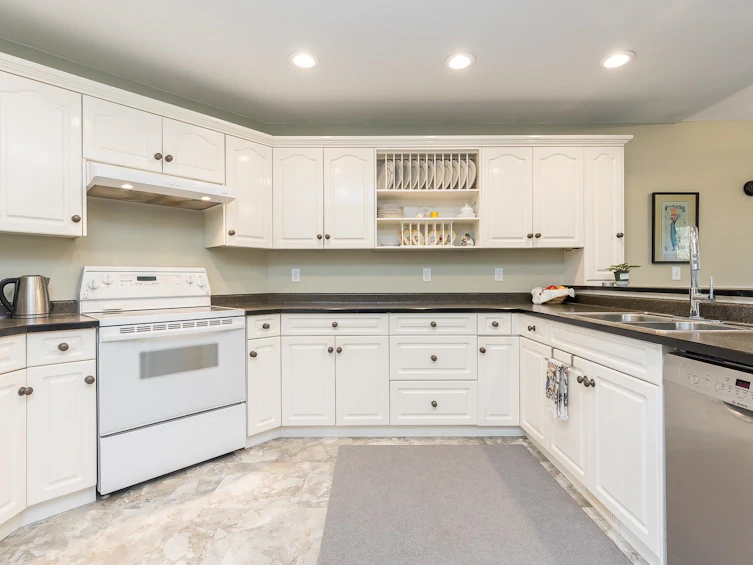 37518 Carlyle Road, Abbotsford, BC, V3G 2L3 - 8