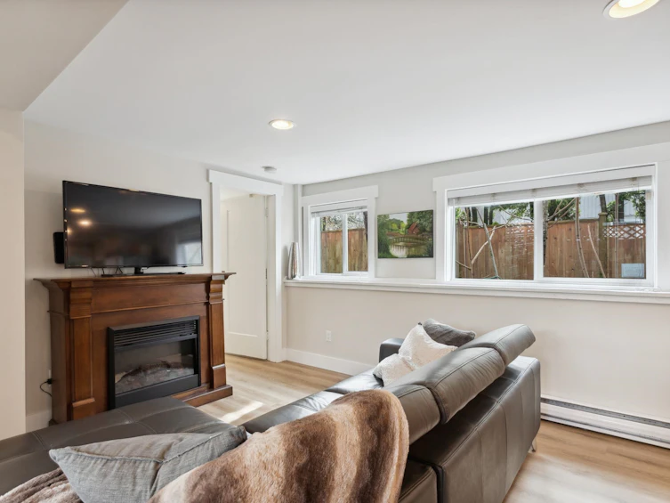 2825 Ontario Street, Vancouver, BC, V5T 2Y4 - 23
