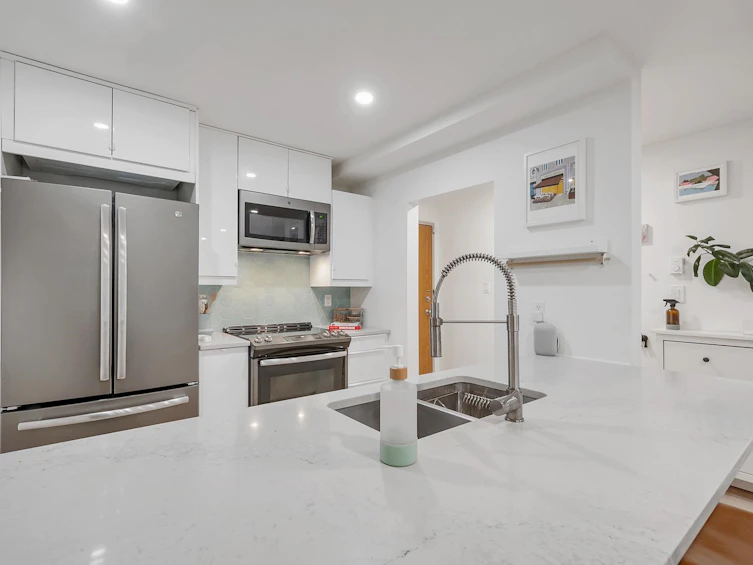 308-1060 E Broadway, Vancouver, BC, V5T 4N7 - 13