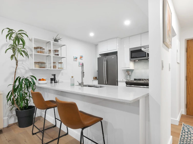 308-1060 E Broadway, Vancouver, BC, V5T 4N7 - 10