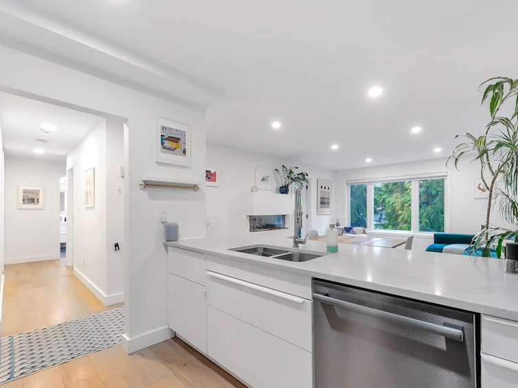 308-1060 E Broadway, Vancouver, BC, V5T 4N7 - 14