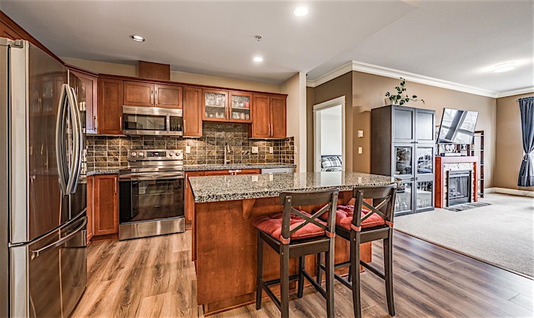 204-5430 201 Street, Langley, BC, V3A 0A2