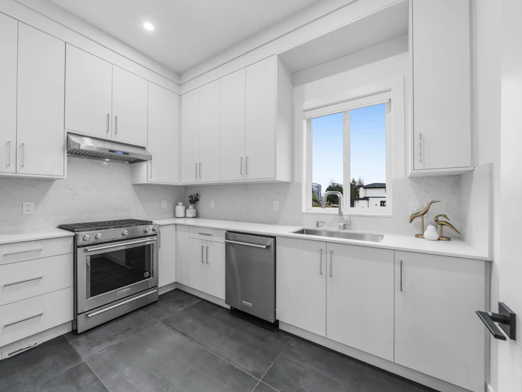 1585 Heathdale Drive, Burnaby, BC, V5B 3N9 - 11
