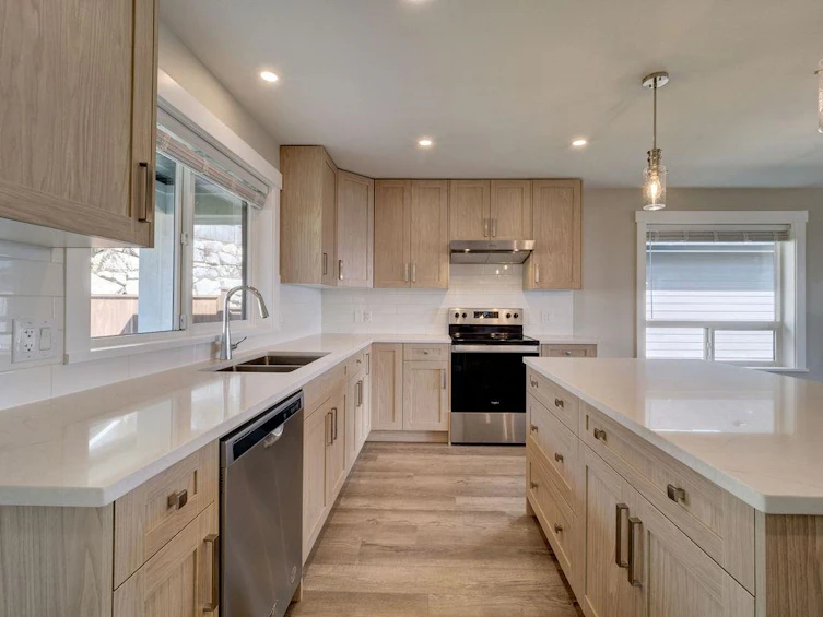 5645 Kingbird Crescent, Sechelt, BC, V7Z 0S4 - 10