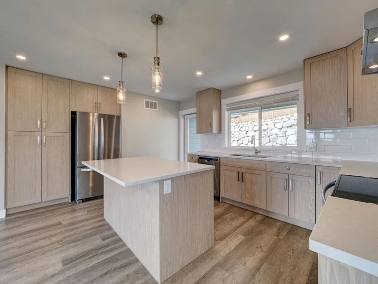5645 Kingbird Crescent, Sechelt, BC, V7Z 0S4 - 8