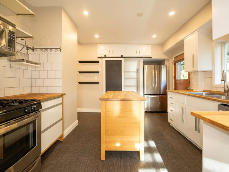 1858 Deep Cove Road, North Vancouver, BC, V7G 1S6 - 9