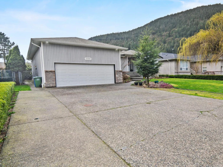 228 Balsam Avenue, Harrison Hot Springs, BC, V0M 1K0 - 31