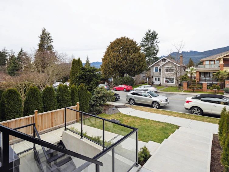 325 E 17th Street, North Vancouver, BC, V7L 2W1 - 4