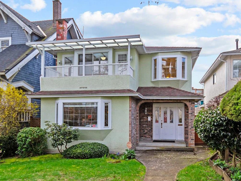 4586 W 8th Avenue, Vancouver BC V6R 2A5