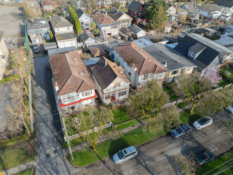 4054 Welwyn Street, Vancouver, BC, V5N 3Z2 - 36