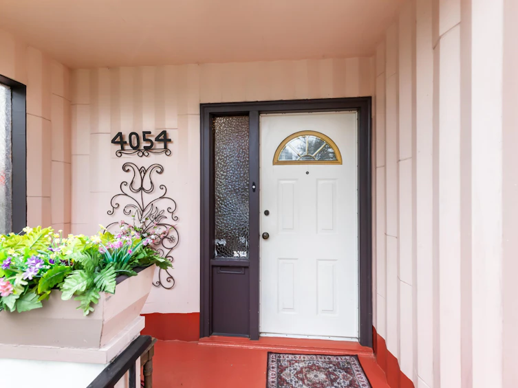 4054 Welwyn Street, Vancouver, BC, V5N 3Z2 - 4