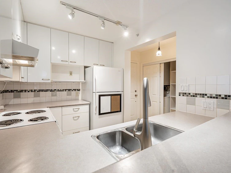 205-4505 Hazel Street, Burnaby, BC, V5H 4T1 - 15