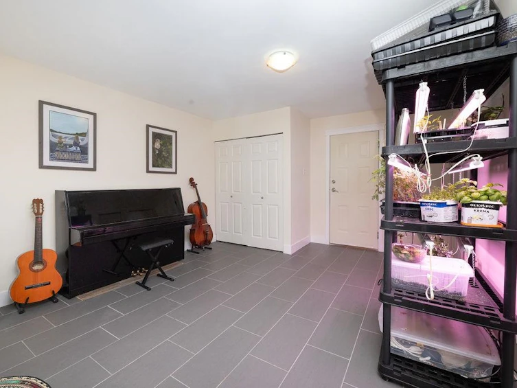 516 Veterans Road, Gibsons, BC, V0N 1V4 - 20