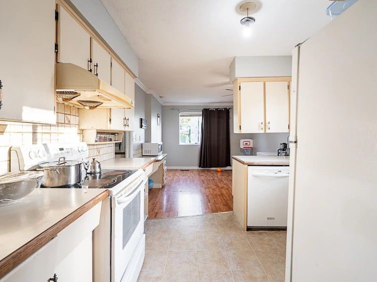 13895 Park Drive, Surrey, BC, V3R 6N5 - 13